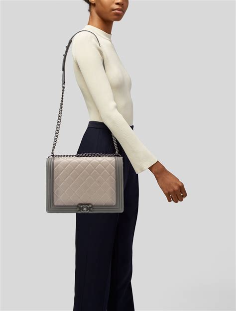 chanel ombre boy bag